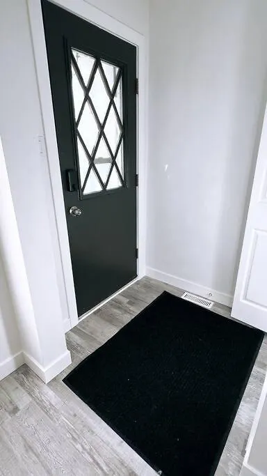 Classy Single Family House, Walk To St Boniface Winnipeg