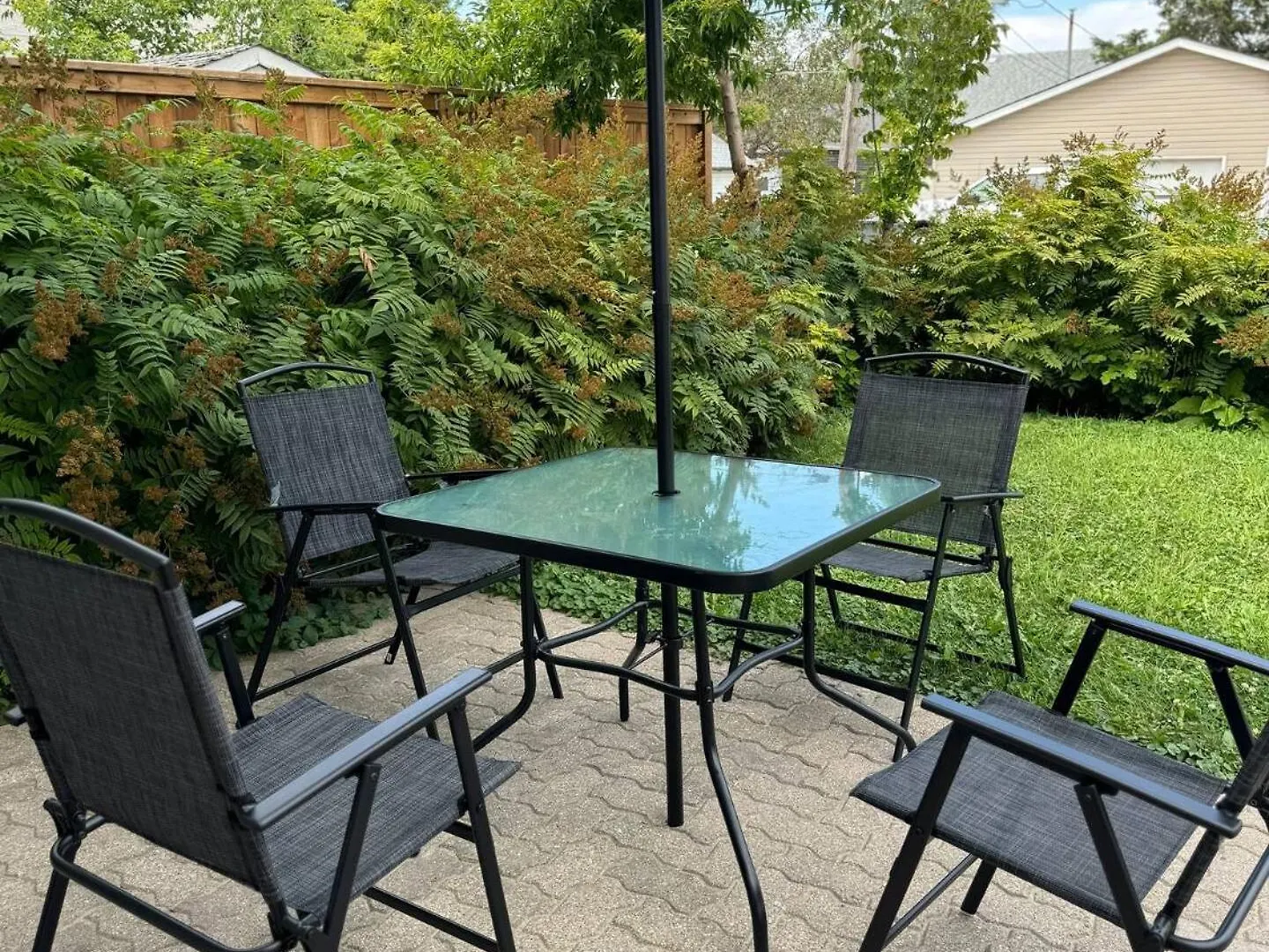 Classy Single Family House, Walk To St Boniface Winnipeg Holiday home